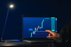 Day Trading vs Swing Trading – Which is Right for You?